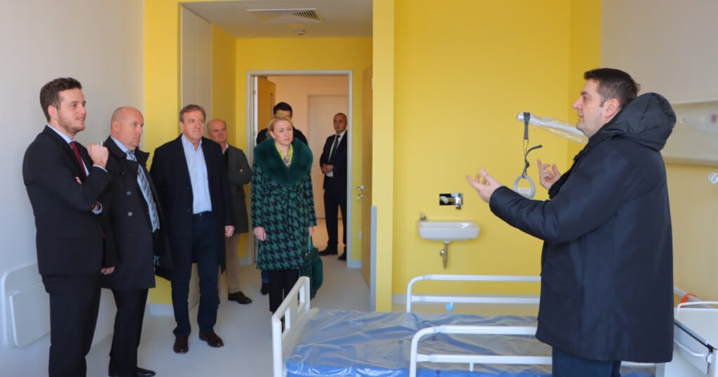 Uk i Hasanović obišli ASA bolnicu: Projekat koji će omogućiti povratak stručnog kadra