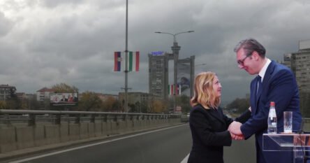 Italijanska premijerka došla u Beograd, domaćini ulice okitili pogrešnim zastavama!