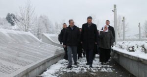 Bećirović u Potočarima: 9. januar nije datum za slavljenje, očekujem reakciju OHR-a