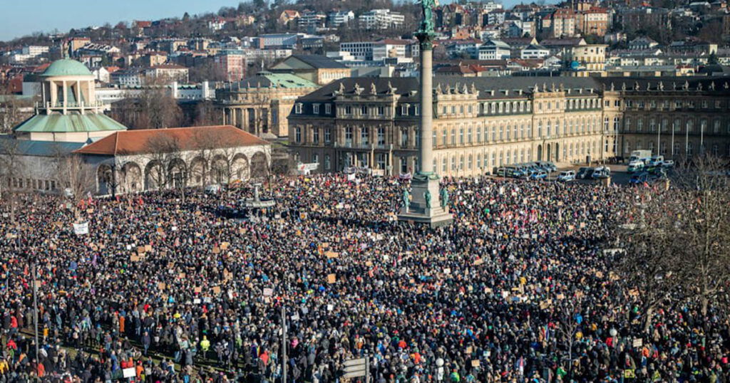 Njemačka se digla protiv desničara i fašista, desetine hiljada ljudi izašlo na ulice