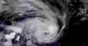 Tropski ciklon donio im jake vjetrove i obilne kiše, desetine hiljada ljudi bez struje