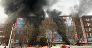 Vatrogasci o požaru u Sarajevu: Bio je pod kontrolom, a onda je došlo do eksplozije