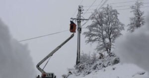 Snježna oluja u regionu: Snijeg potpuno zatrpao Prištinu, neke općine ostale bez struje