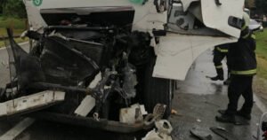 Vozač Reanulta se sudario s kamionom i poginuo na licu mjesta