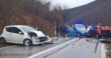 Teška saobraćajna nesreća kod Travnika, učestvovalo pet vozila