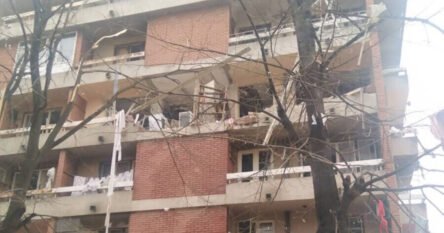 Eksplozija plina uništila stan i ubila ženu. Zgrada devastirana, iz nje evakuisani stanari
