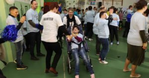 U BiH prvi put održana maturalna večer za osobe s invaliditetom