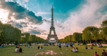 Eiffelov toranj se ponovo otvara u nedjelju, postignut dogovor sa sindikatima