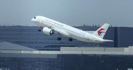 Prvi kineski putnički avion ostvario međunarodni debi u Singapuru