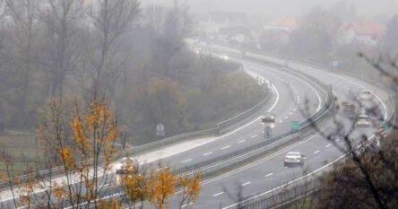 Upozorenje vozačima: Magla jutros uz rijeke Unu, Bosnu i Spreču
