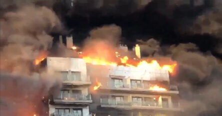 Ogromna vatra guta neboder od 14 spratova, vatrogasci pokušavaju evakurati stanare