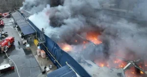 Rusi pogodili veliki šoping-centar, požar zahvatio 4.000 kvadratnih metara