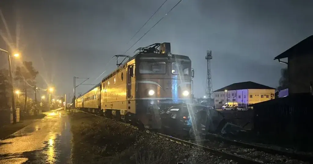 Voz smrskao automobil na pružnom prijelazu koji je do sada odnio deset života