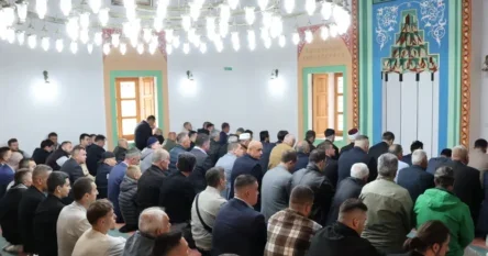 U džamiji u Čajniču klanjan prvi bajram-namaz nakon 32 godine
