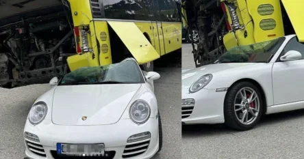Bizarna nezgoda: Autobus se zaustavio na krovu Porschea