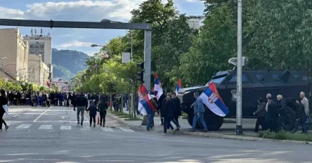 Počelo okupljanje Dodikovih pristalica u Banjoj Luci, dovozili su ih autobusima i iz Srbije