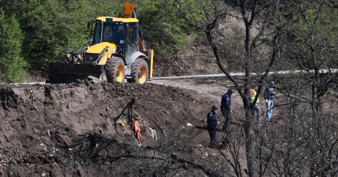Policija pretražuje divlji deponij u potrazi za malom Dankom