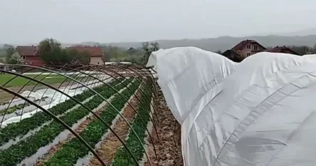 Vjetar uništio plastenike: U BiH stiže hladna fronta, donosi zahlađenje i olujne udare