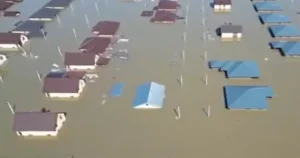 “Historijska poplava”: U Rusiji za 24 sata potpopljeno još skoro hiljadu domova