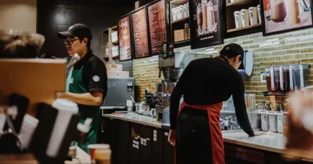 Prihodi Starbucksa zbog bojkota pali u prvom kvartalu ove godine