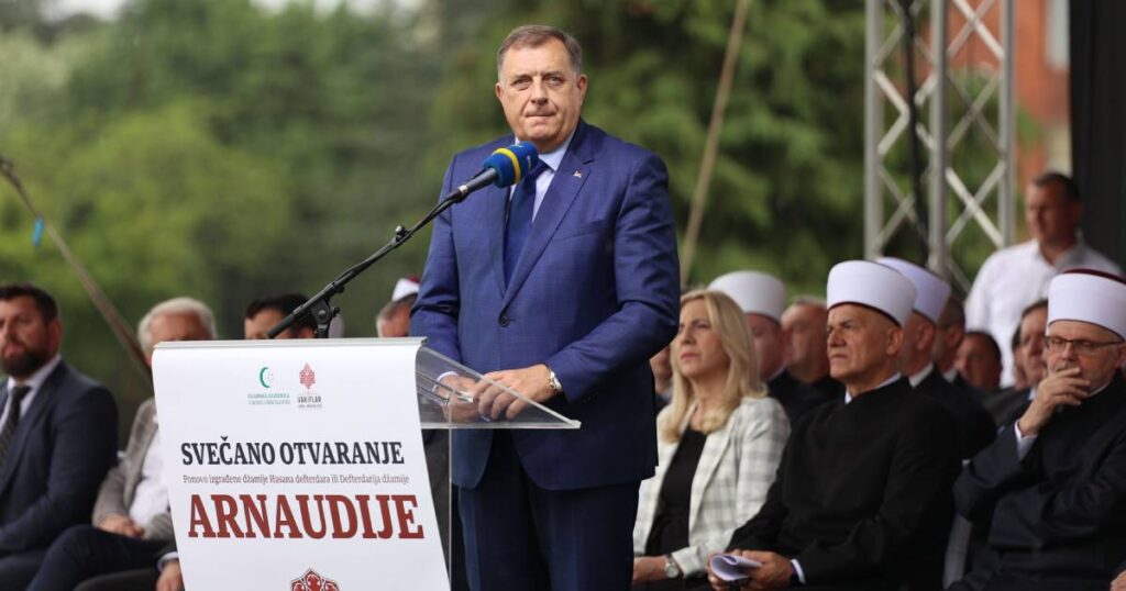 Dodik: Rušenje džamije je bila greška. Arnaudija je svjedok radosti, ali i bezumlja