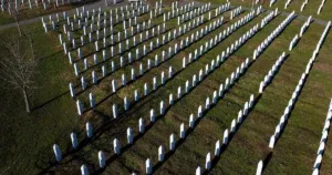 Od Britanije zatražili da pouke iz genocida u Srebrenici uvrsti u nacionalni plan i program