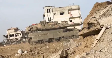 Izraelski tenkovi ušli u središte Rafaha, svjedoci govore o topovskim i zračnim napadima