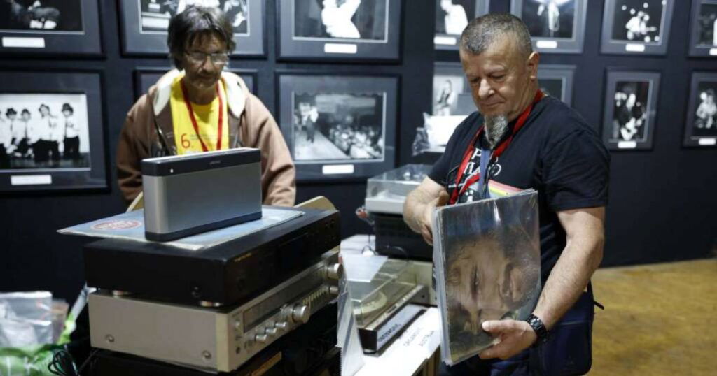 Otvoren sajam gramofonskih ploča u Ex-Yu Rock centru: “Ploče su ponovo in”