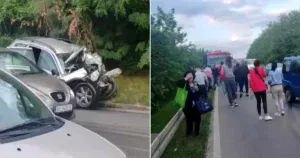 Težak sudar džipa i autobusa: Jedna osoba je poginula, 30 osoba dovezeno u Urgentni centar