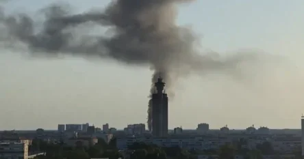 Veliki požar zahvatio zgradu u Beogradu, svi stanovi su oštećeni