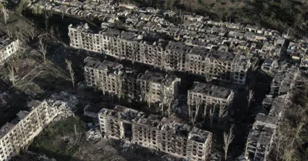 Ukrajinci tvrde da su potisnuli ruske snage iz dijela Časiv Jara, još jednog uništenog grada