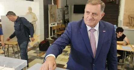 Dodik glasao na lokalnim izborima u Srbiji. Poslao je i poruku, spominje Rusiju i Vučića