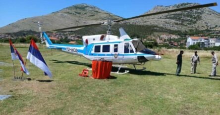 Helikopter MUP-a Srbije za gašenje požara stacioniran u Trebinju, stigao Dačić