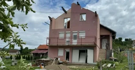 Manji tornado u BiH uništio i oštetio više kuća! Sada stižu visoke temperature
