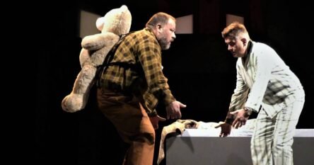 Komedija “O medvjedima i ljudima” 12. juna na sceni Narodnog pozorišta Sarajevo