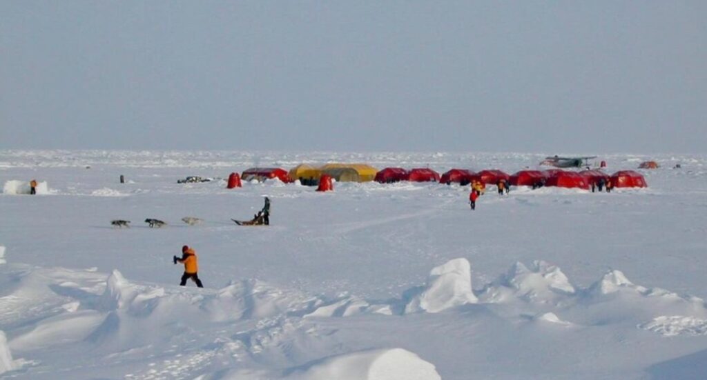 Polarni kamp Barneo 2003