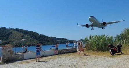 Turisti iz BiH zabilježili kako im je avion proletio tik iznad glava