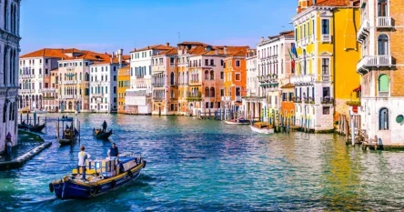 Gradske vlasti Venecije zabranjuju velike turističke grupe i zvučnike