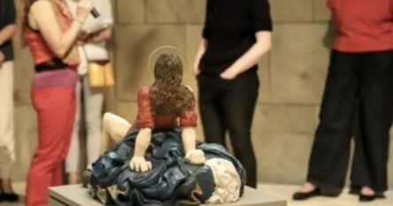 Crkvu potresa skandal: Hercegovački svećenik o skulpturi Gospe koja rađa Isusa