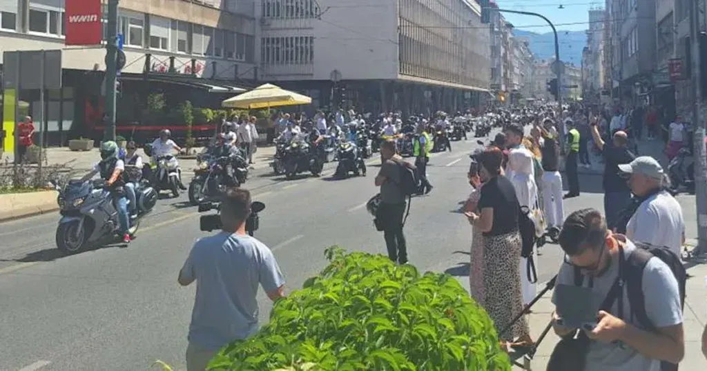 Više od 1.500 motociklista krenulo iz Sarajeva za Potočare