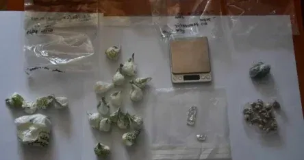 Policija u pretresu kuće pronašla veću količinu marihuane, jedna osoba uhapšena