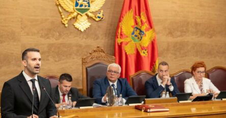 Proruske partije i Bošnjačka stranka ušle u crnogorsku Vladu