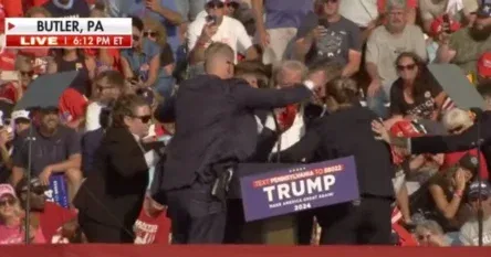 Trump napadnut na skupu, krvavog ga odveli s pozornice