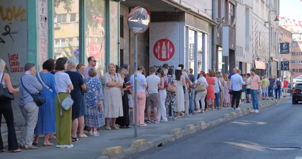 Veliki redovi: Počela prodaja ulaznica za 30. SFF