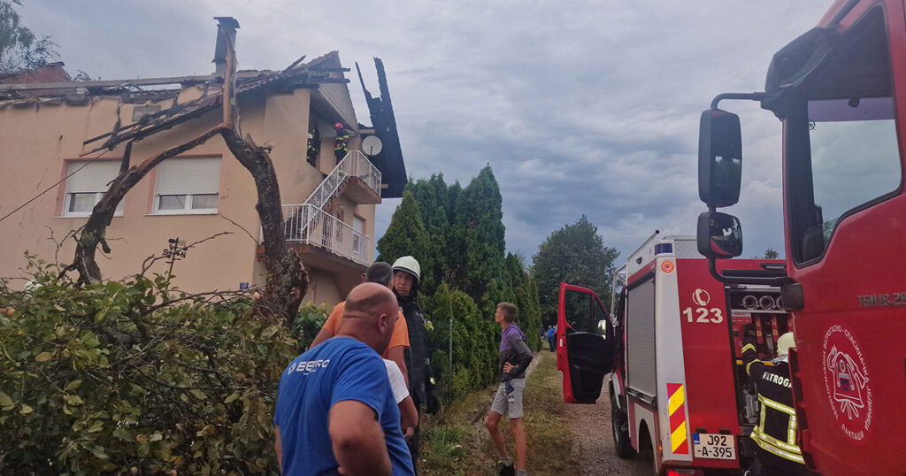 Nevrijeme u BiH: Grom udario u kuću i zapalio krov, vatrogasci objavili fotografije