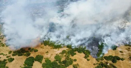 Novi požar na Tjentištu gasi više od 30 ljudi. Teško stanje u Bileći, gori i na Ponijerima