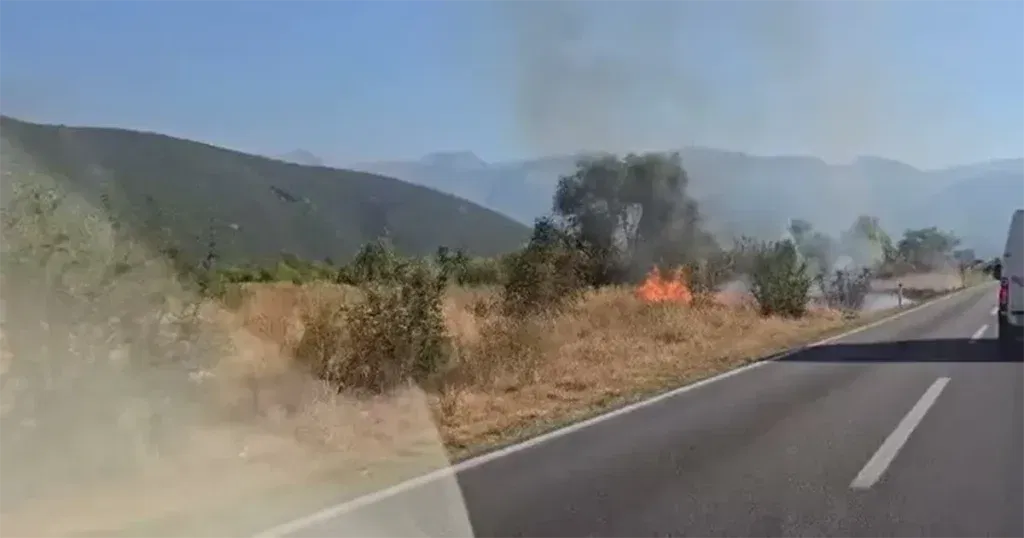 U Hercegovini uhapšen piroman, viđen je kako uz cestu M-17 podmeće požar