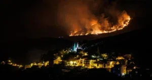 Izgorjeli maslinici, mještani sjekli stabla: U velikom požaru kod Splita odbranjene kuće