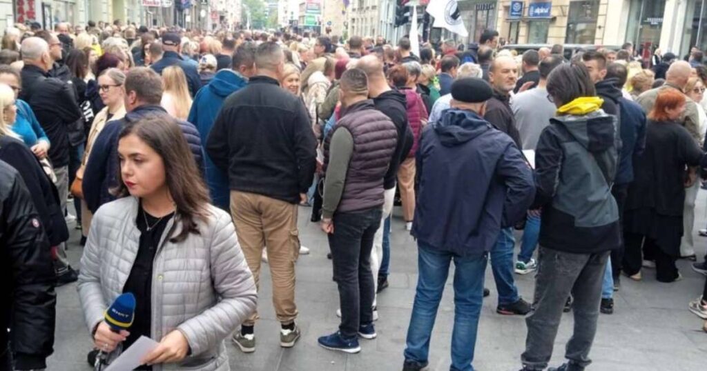 Protestna šetnja Sindikata radnika u zdravstvu: Imamo jedan zahtjev, od ostalih smo odustali