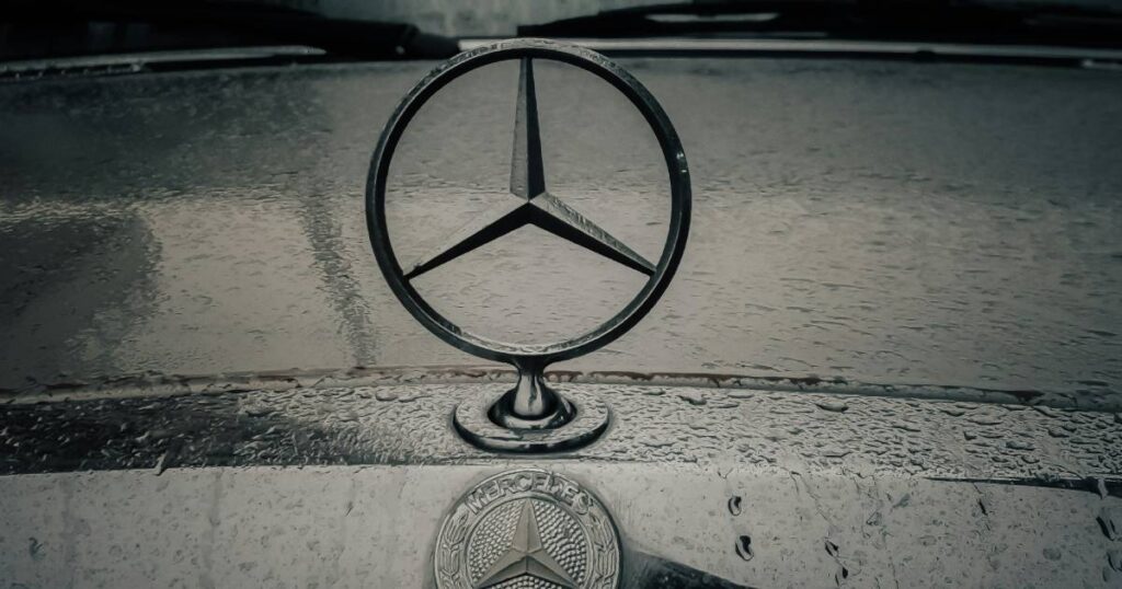 Mercedes zabilježio pad prodaje prošle godine